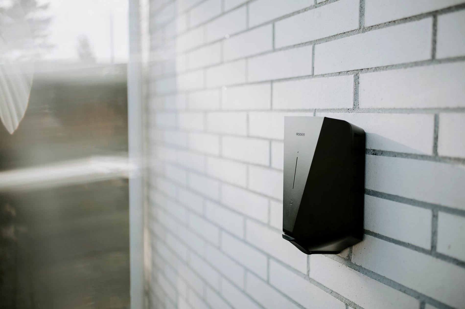 Das Frontcover der Easee Charge – Flexibilität und Design neu gedacht