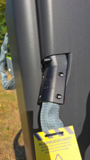 GRIDZON HYC 50 – unterer Beschlag mit HMPE-Schutzschlauch am Alpitronic HYC 50